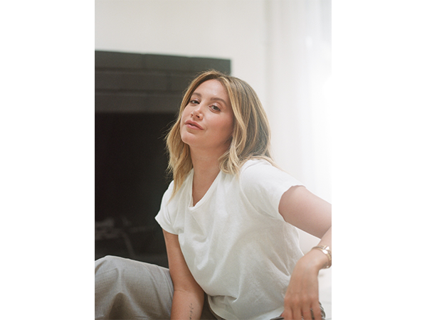 2 13 23 LAAS AshleyTisdale 1
